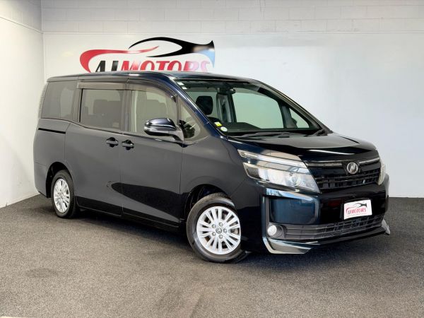 2014 Toyota Voxy Wagon  image