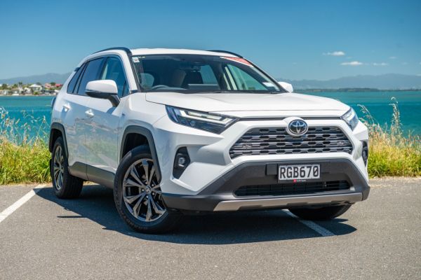 2025 Toyota RAV4 GXL with Towbar ready to go image