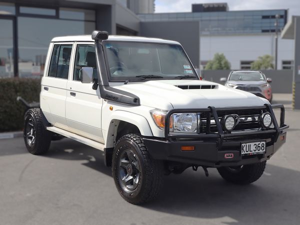 2017 Toyota Land Cruiser 70 Series Lx 4.5 4WD Manual image