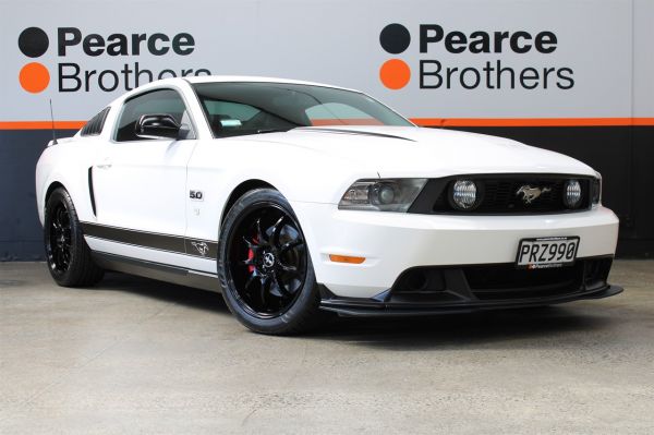 2012 Ford Mustang Coupe GT 5.0L V8 LHD COUPE image