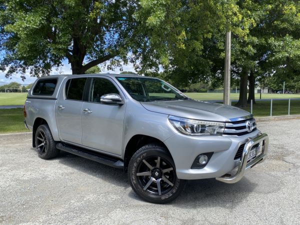2017 Toyota Hilux SR5 2.8DT 6AT 2WD image