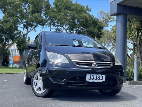 2006 Mitsubishi Colt PLUS/1500CC/15" MAGS!! image