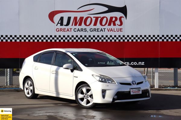 2013 Toyota Prius Hatchback S Hybrid image