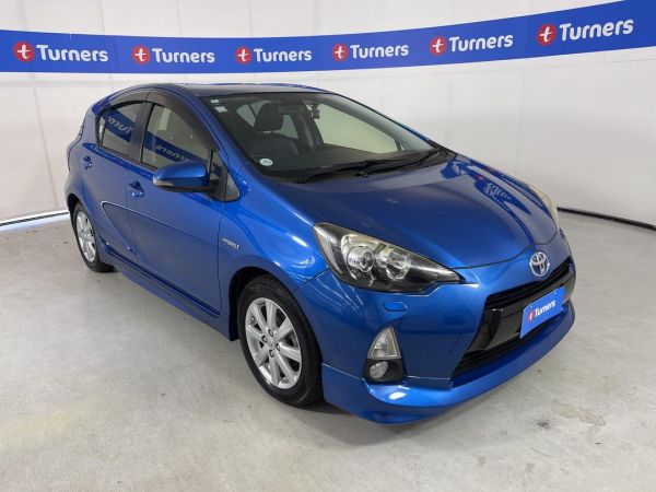 2014 Toyota Aqua Hatchback image