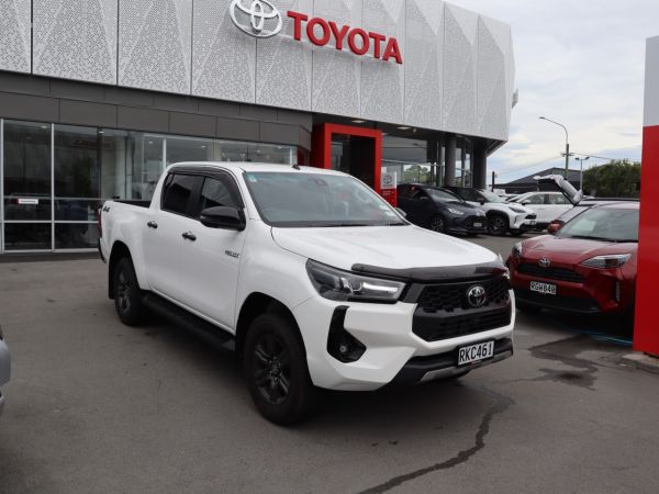 2025 Toyota Hilux SR5 2.8D 4WD Auto Hybrid image