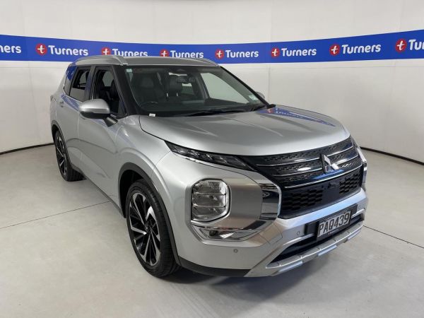 2022 Mitsubishi Outlander SUV XLS image