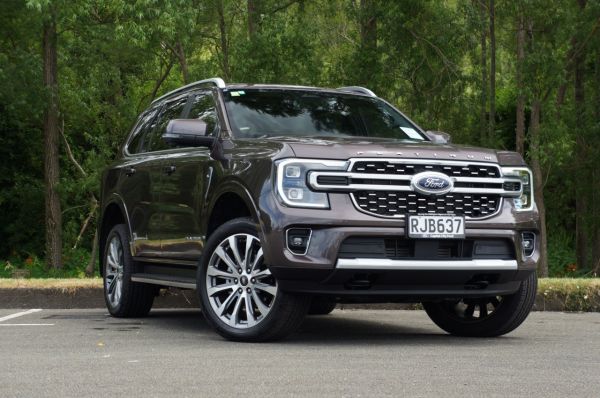 2025 Ford Everest Platinum 3.0D 4WD image