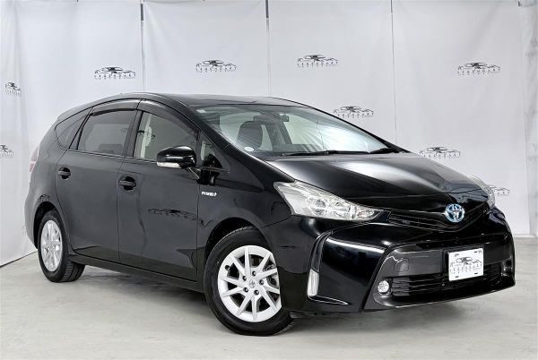 2016 Toyota Prius ALPHA S,Alloys,Led lights.68869km image