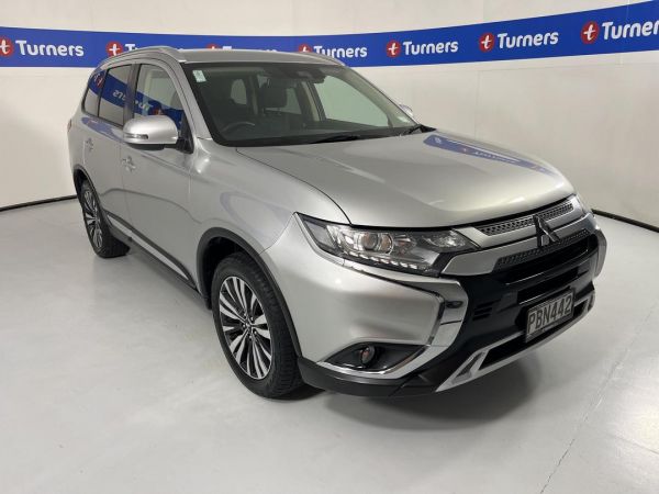 2022 Mitsubishi Outlander SUV XLS image