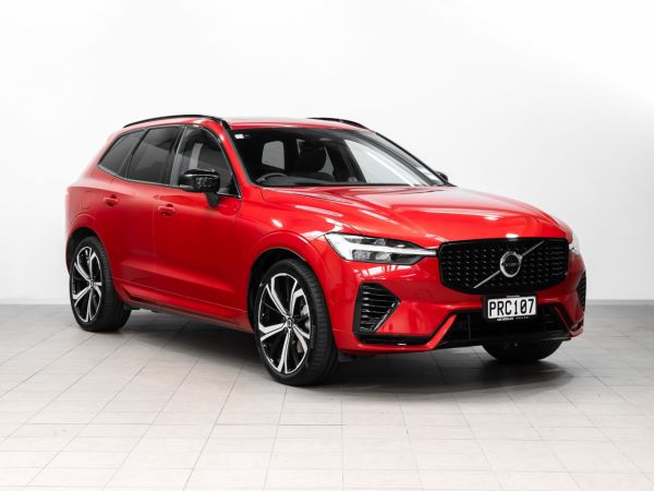 2022 Volvo XC60 T8 Ultimate Recharge image