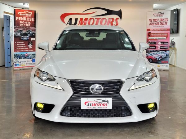 2016 Lexus is 200t  image