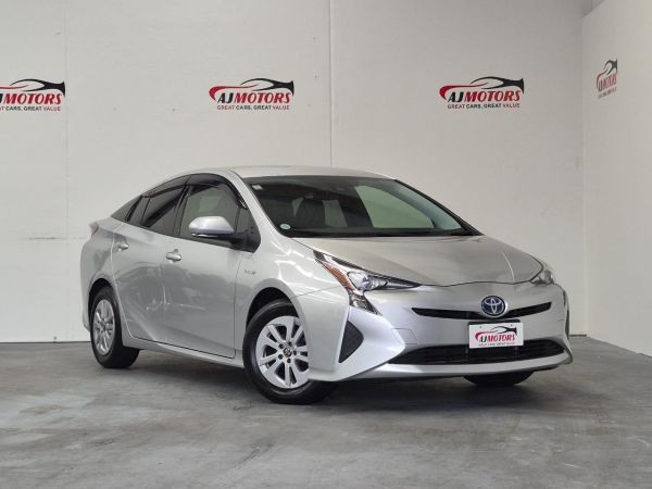 2018 Toyota Prius Hatchback S image