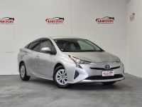 Image for 2018 Toyota Prius Hatchback S