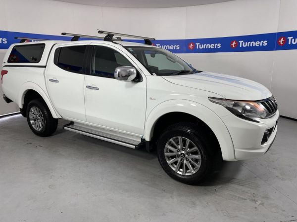 2017 Mitsubishi Triton Ute D/CAB Glxr image