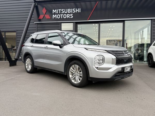 2023 Mitsubishi Outlander Ls 2.5P/4Wd/Cvt image