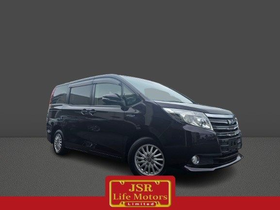 2015 Toyota Noah Hybrid G image