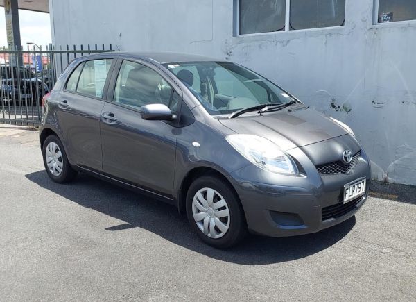 2010 Toyota Yaris Hatchback T130 1.3P HATCH5 5M image