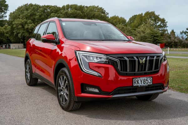 2025 Mahindra XUV700 AX7L 2.0 litre 6spd Auto image