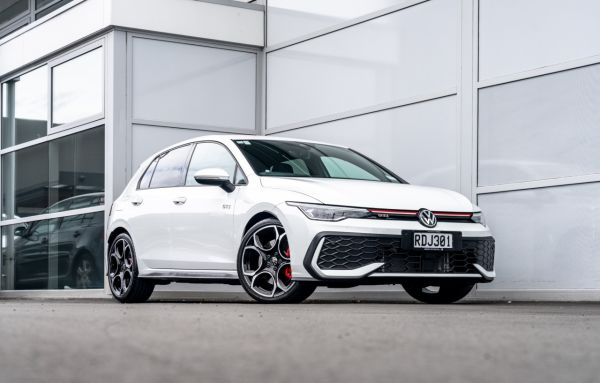 2025 Volkswagen Golf GTI Facelift 195kW image