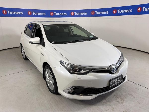 2017 Toyota Corolla Hatchback HYBRID image