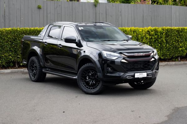 2025 Isuzu D-Max X-Terrain DC 4X4 3.0D 6AT image
