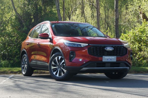 2025 Ford Escape TITANIUM FHEV 2.5L FWD image