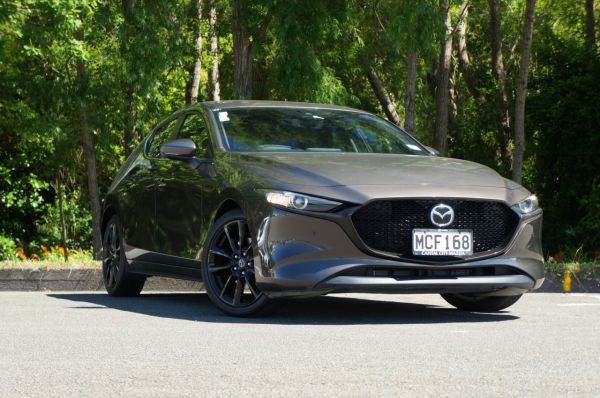 2019 Mazda 3 GTX 2.5P Hatch image
