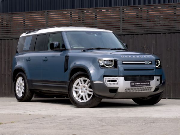 2022 Land Rover Defender 110 D300 S image