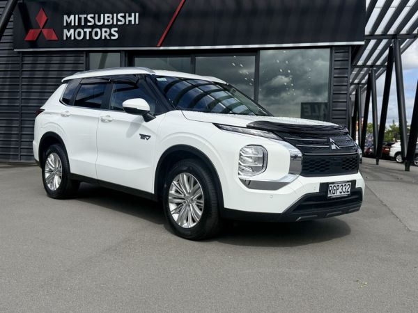 2025 Mitsubishi Outlander LS PHEV AWD image