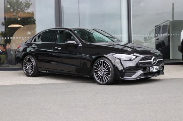 2025 Mercedes-Benz C 300 Sedan 2.0Pmh - NZ New image