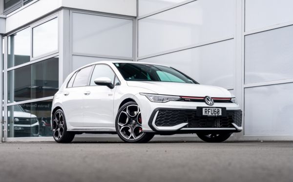 2025 Volkswagen Golf GTI Facelift 195kW image