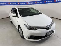 Image for 2017 Toyota Corolla Hatchback HYBRID