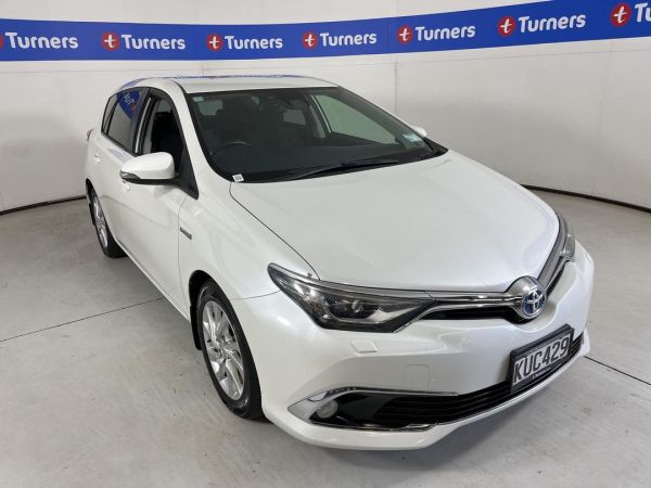 2017 Toyota Corolla Hatchback HYBRID image