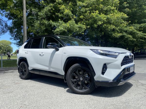 2025 Toyota RAV4 XSE 2.5P HV AWD image