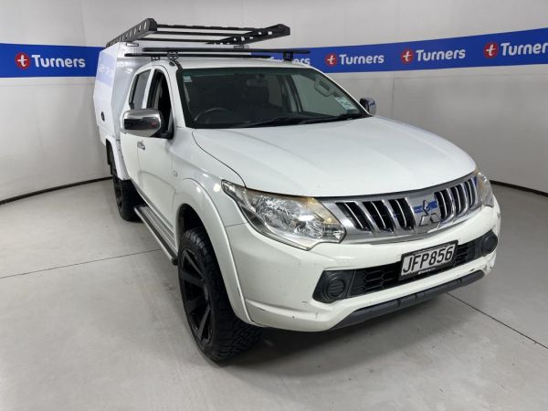2015 Mitsubishi Triton Ute D/CAB Glxr image