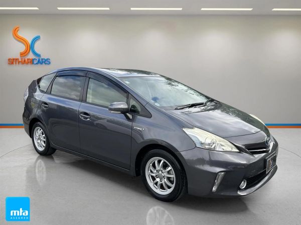 2013 Toyota Prius Wagon Alpha S image