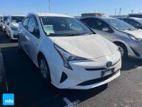 Image for 2018 Toyota Prius Hatchback S