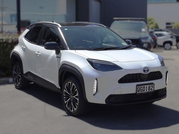 2023 Toyota Yaris Cross Limited 1.5 Hybrid 2 Wheel drive Suv image