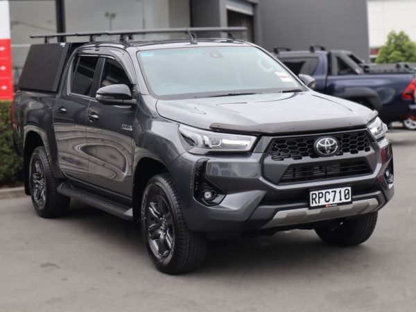 2025 Toyota Hilux SR5 DIESEL 4WD/4X4, Canopy, D/Cab image