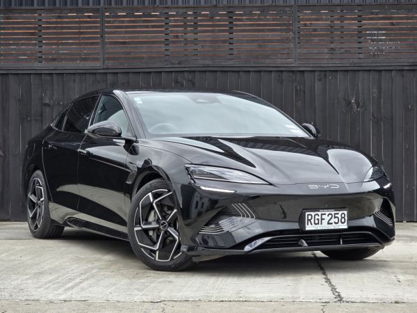 2025 BYD Seal Performance Awd image