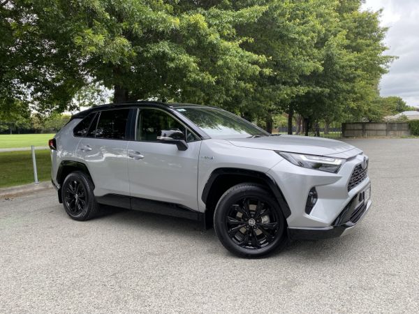 2024 Toyota RAV4 XSE 2.5P HV ECVT AWD SUV image