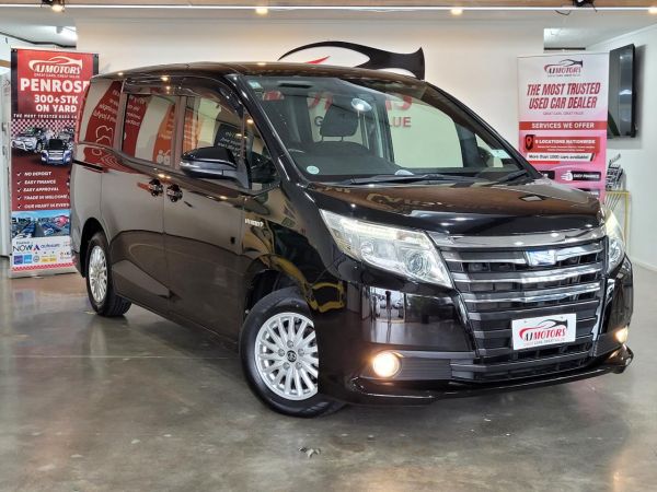 2016 Toyota Noah Wagon Hybrid G image