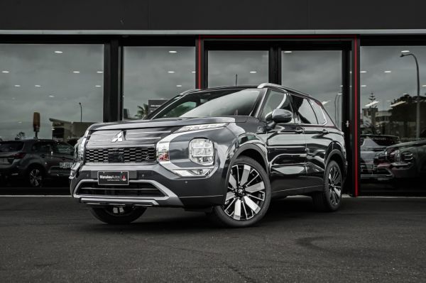 2025 Mitsubishi Outlander Exceed 2WD image