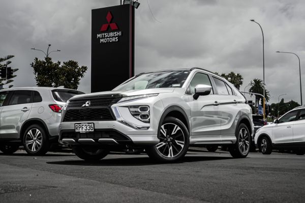 2025 Mitsubishi Eclipse Cross VRX 2WD image