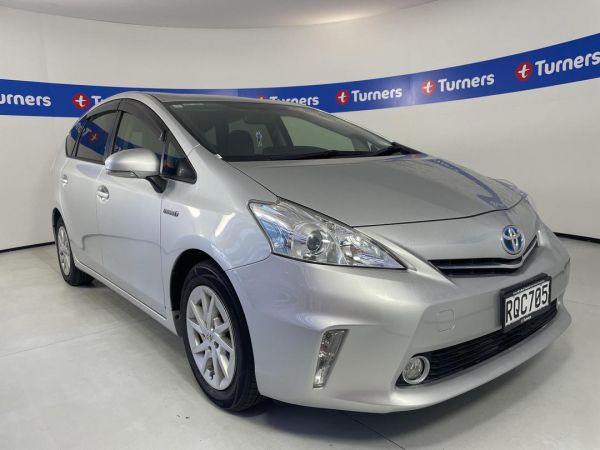 2012 Toyota Prius Wagon image