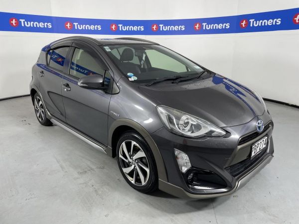 2014 Toyota Aqua Hatchback HYBRID image