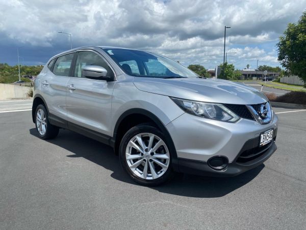 2017 Nissan Qashqai Hatchback St 2.0P/Cvt image