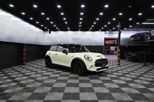 2018 Mini Cooper Hatchback Cooper S*2.0L Turbo image