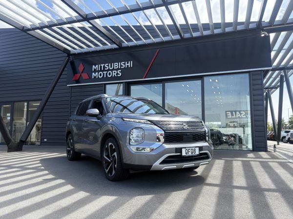 2023 Mitsubishi Outlander Xls 2.5P/4Wd/Cvt image