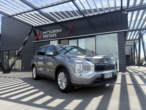 2023 Mitsubishi Outlander LS 2.5P 4WD CVT image